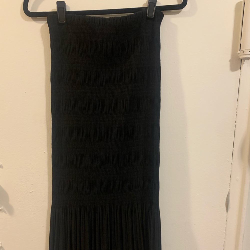 Black knit skirt